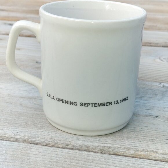 Vintage Roy Thompson Hall Mug - Picture 3 of 5